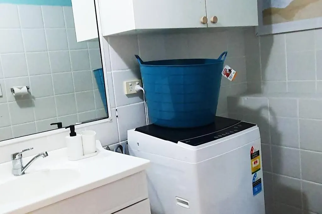 Entire Guest Suite - Beach Is 1 And Half Km - Pets Welcome Gold Coast