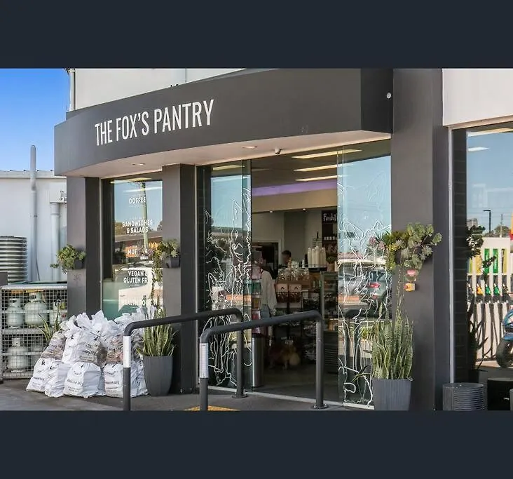 Entire Guest Suite - Beach Is 1 And Half Km - Pets Welcome Gold Coast Guest house