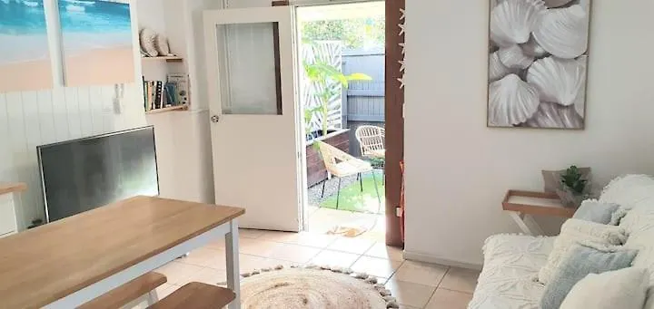 Entire Guest Suite - Beach Is 1 And Half Km - Pets Welcome Gold Coast Australia
